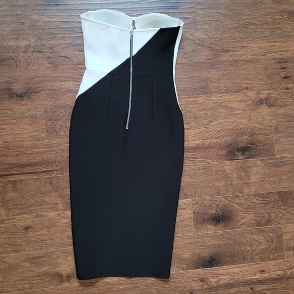 Elliatt Black And White Midi - Picture 7 of 12